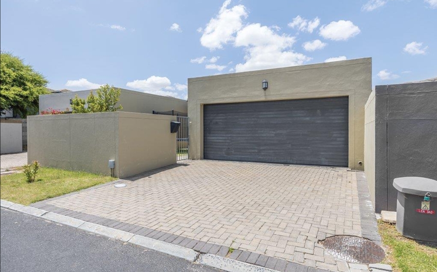 3 Bedroom Property for Sale in Parklands North Western Cape